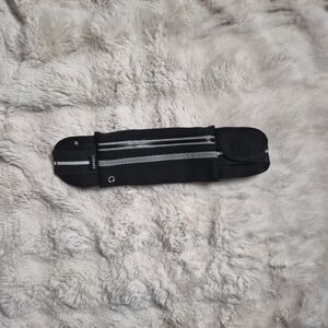 UShake Belt Bag Fannypack Bum Bag Black Sporty Running Athleisure Athletic Worko